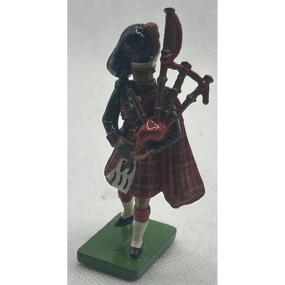 Vintage Metal Scottish Highland Bagpipe Player Britains Ltd Made in England 2.7"